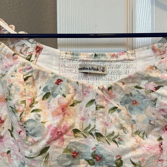 Abercrombie Off-The-Shoulder Ruffle Sleeve Top - Picture 3 of 4